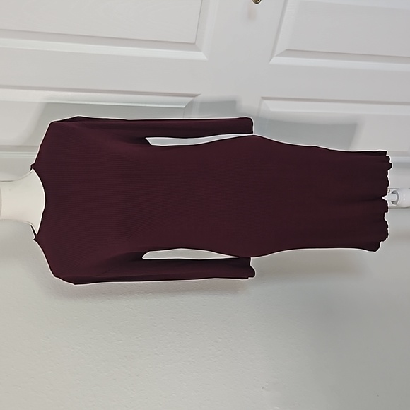 Tahari Dresses & Skirts - Women's Tahari Dress Size M In A Rich Wine Color.